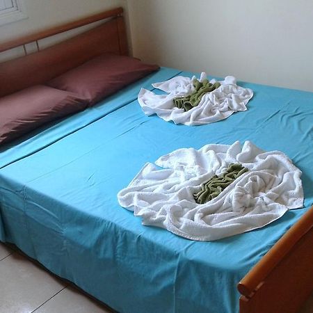 Carisa Olympic Court Apartment Larnaca Oda fotoğraf