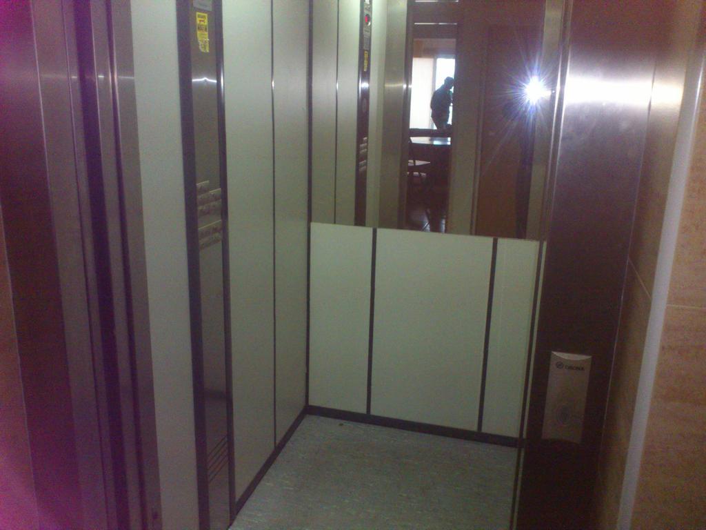 Carisa Olympic Court Apartment Larnaca Oda fotoğraf